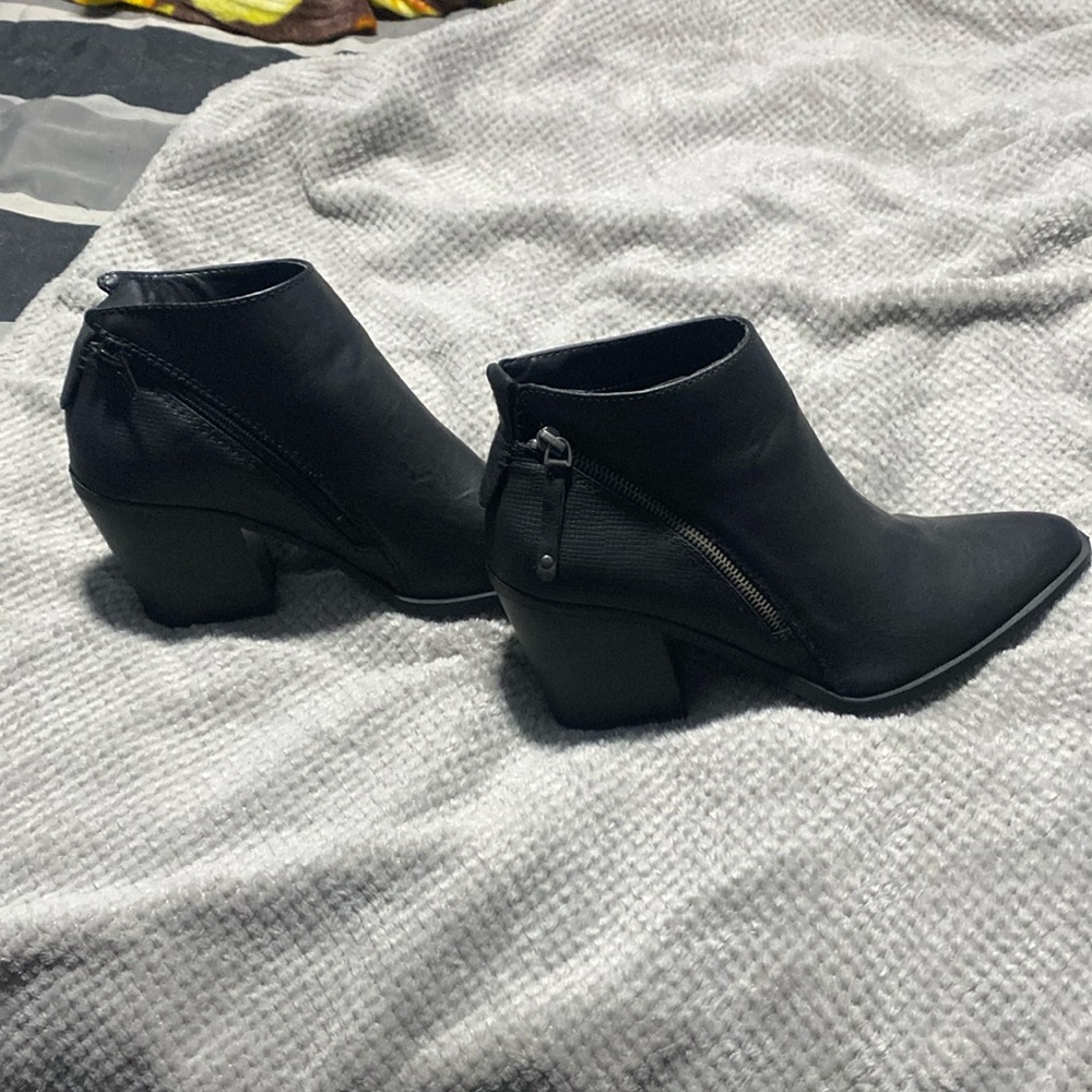 Black ankle leather boot